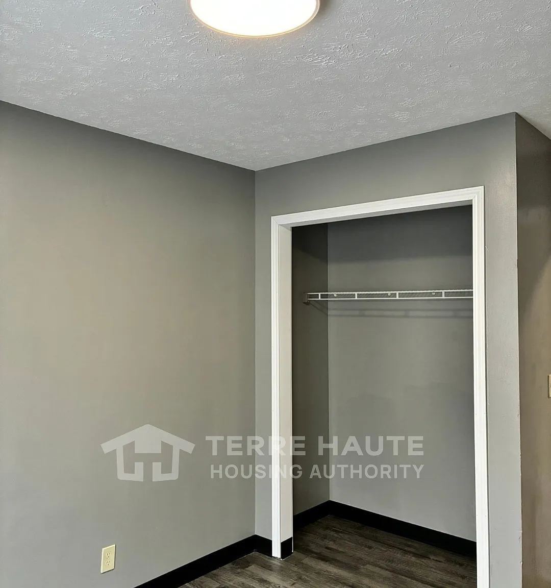 3 bed, 1120 sqft, $900 — Photo 2