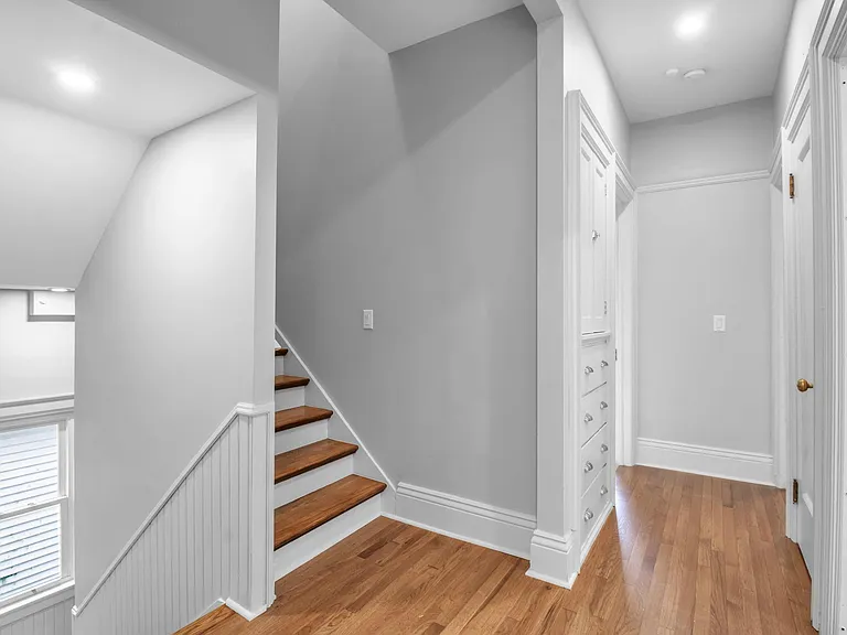 100 Richmond Ave #UPPER — Photo 27