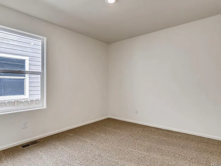 362 Spruce St — Photo 8