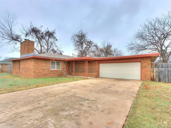 202 Sunny Ln, Chickasha, OK 73018