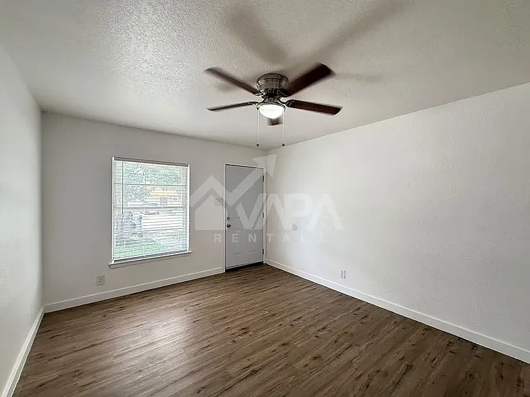 4847 Featherock — Photo 13