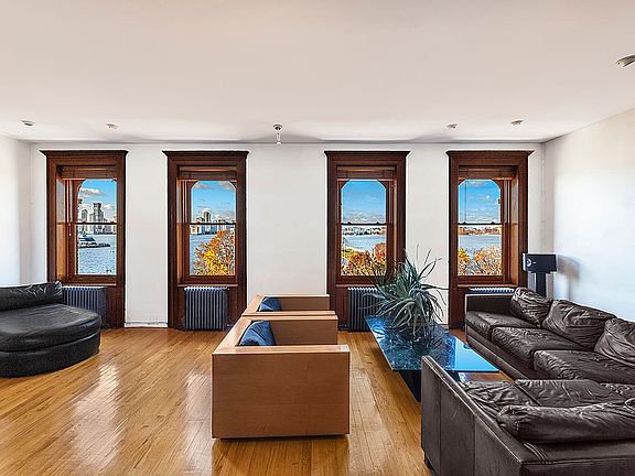 3rd image of 391 West St Unit Townhouse