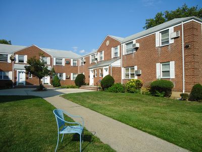 7517 254th St, Glen Oaks, NY, 11004