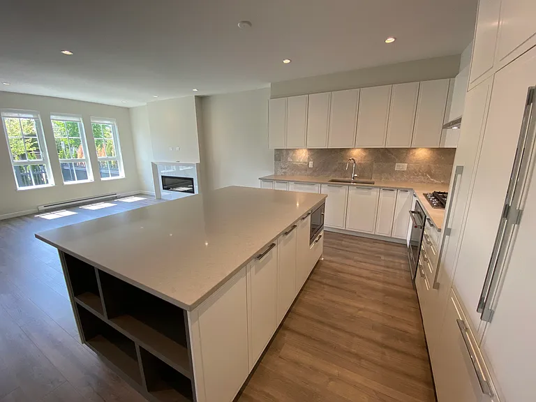 5311 Admiral Way #124 — Photo 3