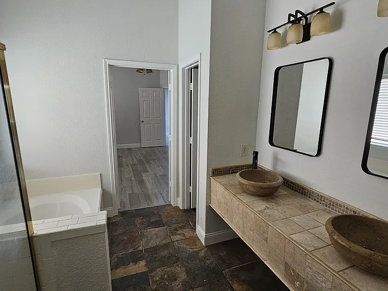 1518 Fallcreek Ct — Photo 17