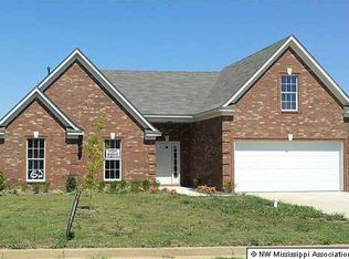 5556 Kingsman Dr, Horn Lake, MS 38637
