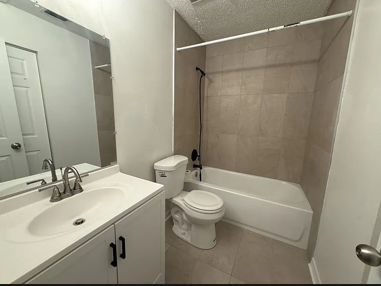 8532 Channelview Cir — Photo 3