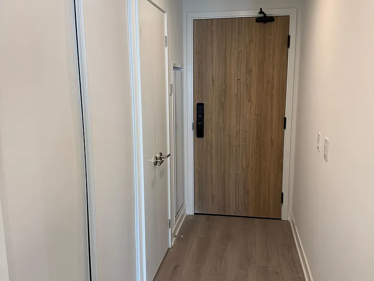 1 Fairview Rd E #2913 — Photo 2