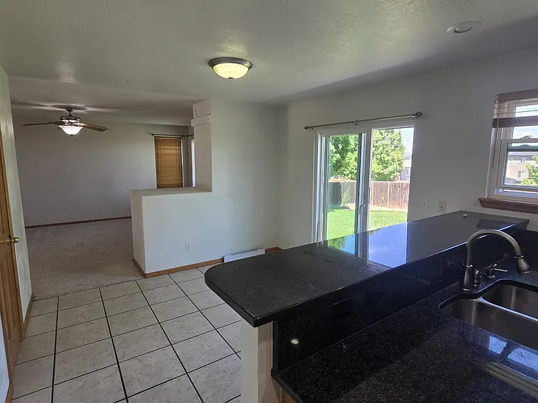 22341 E Mercer Pl — Photo 18