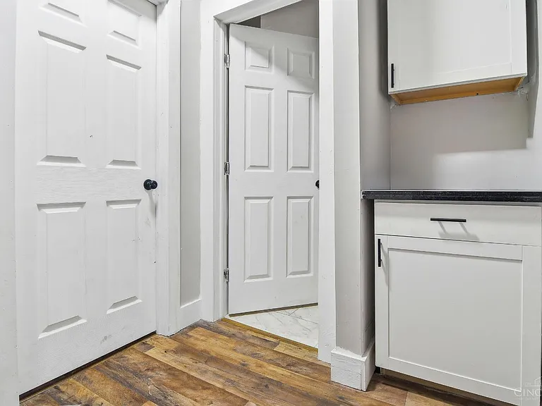 540 Grand Ave #1 — Photo 9