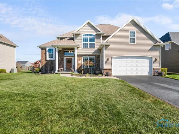 10750 Sun Trace Dr, Perrysburg, OH 43551
