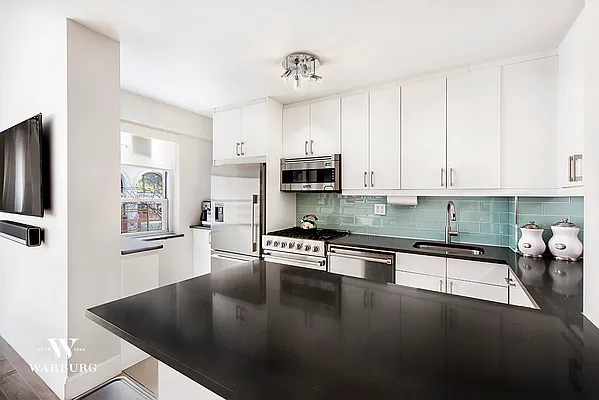 Sold by Warburg | media 2