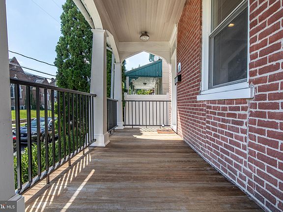 4th image of 132 Green St