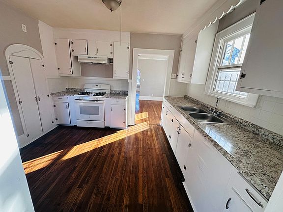 4th image of 2201 Yancey Ave