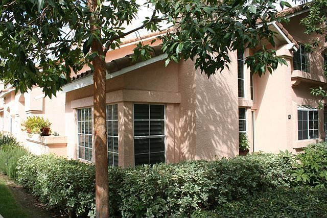 Secluded end unit
