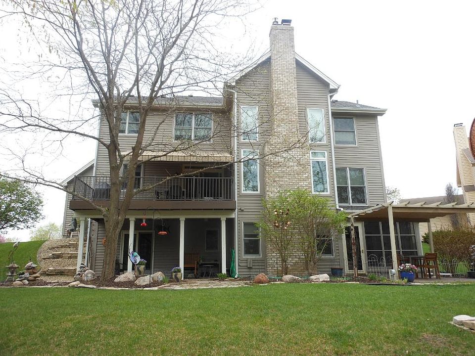 2nd image of 18930 33rd Ave N