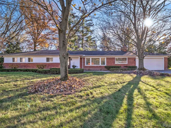 4585 Pickering Rd, Bloomfield Hills, MI 48301