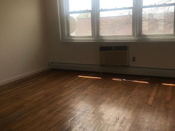 2nd image of 10105 108th St