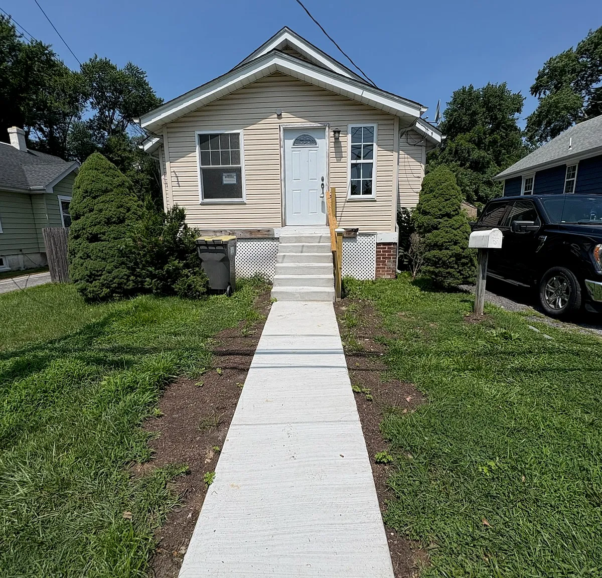 2 bed, 825 sqft, $2,000 — Photo 1