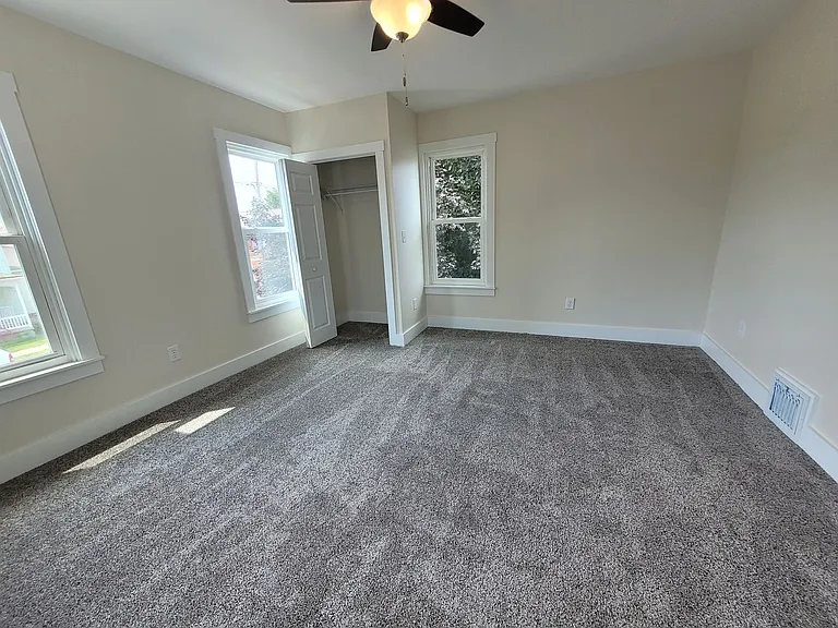 21 E Maple St — Photo 14