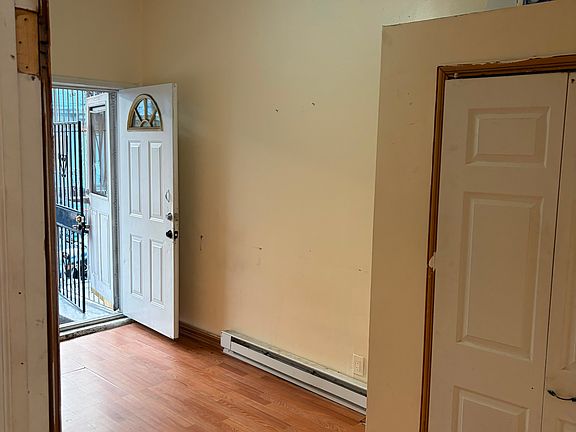5th image of 4259 N 8th St #1