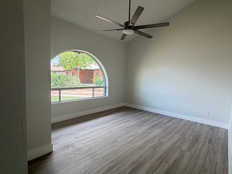 3145 S Davis Cir — Photo 5