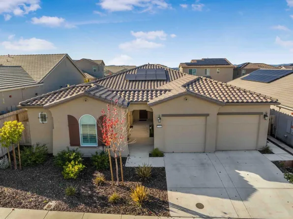 1366 Wildrose Dr, Hollister, CA 95023