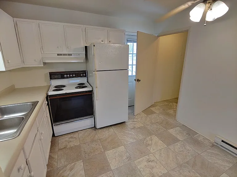233 W Grant Street — Photo 9