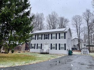 805 Clover Dr, Tobyhanna, PA 18466