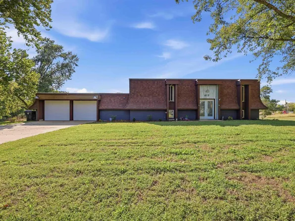 619 Walnut St, Silver Lake, KS 66539