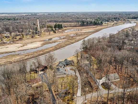 2nd image of 970 W Blue Ridge Dr