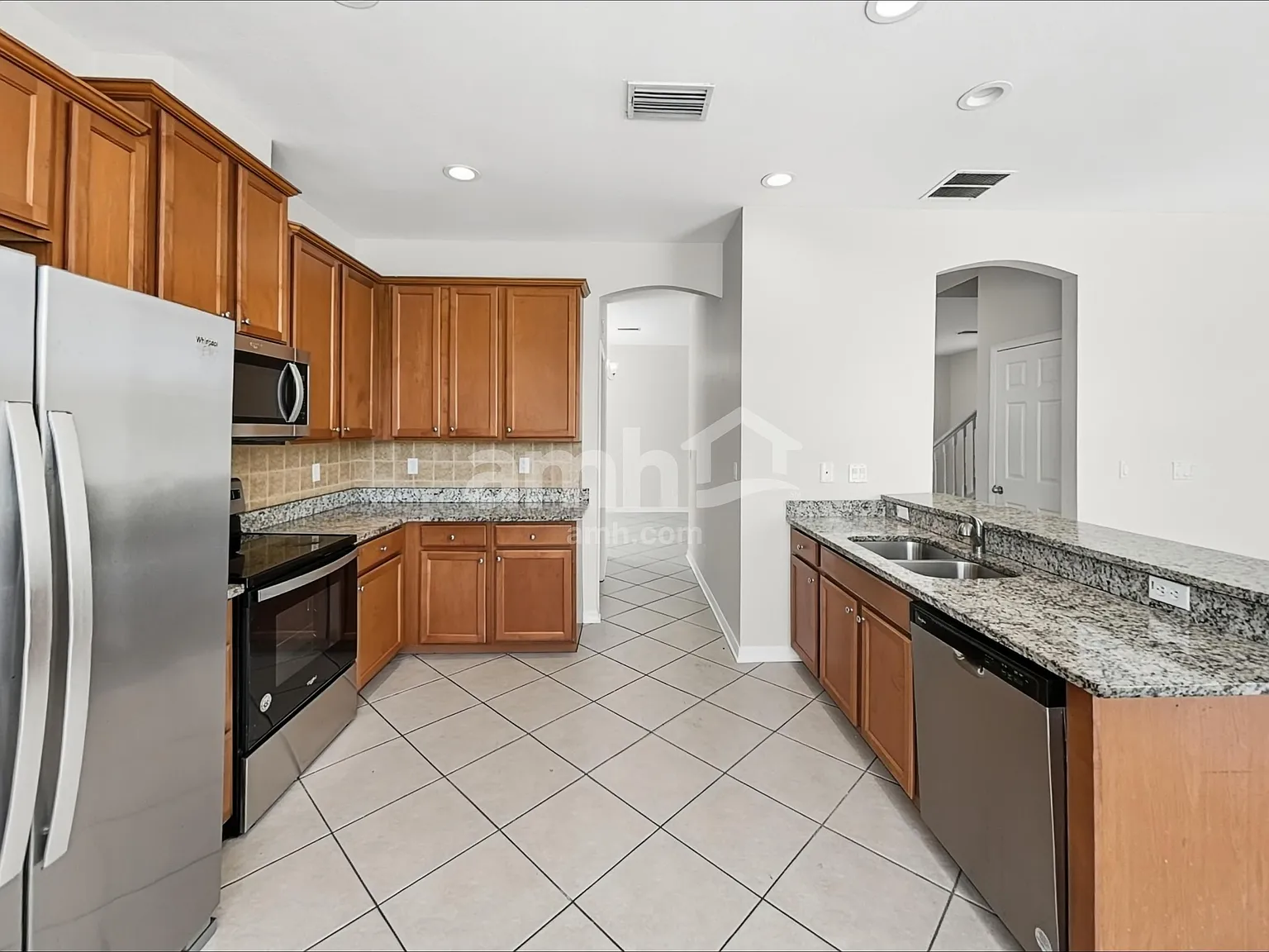 4 bed, 2.5 bath, 2012 sqft, $2,820 — Photo 3