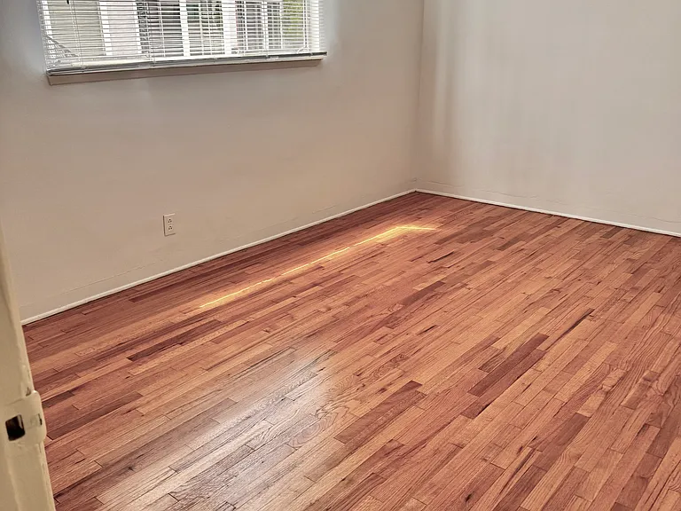 1242 Barry Ave #3 — Photo 6