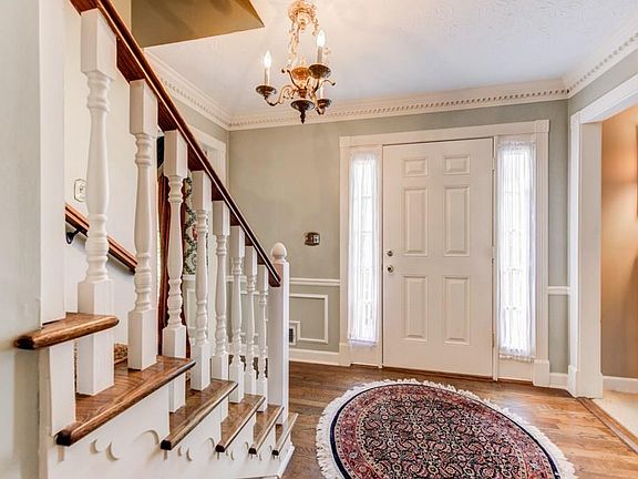 4th image of 4032 Mayflower Ct