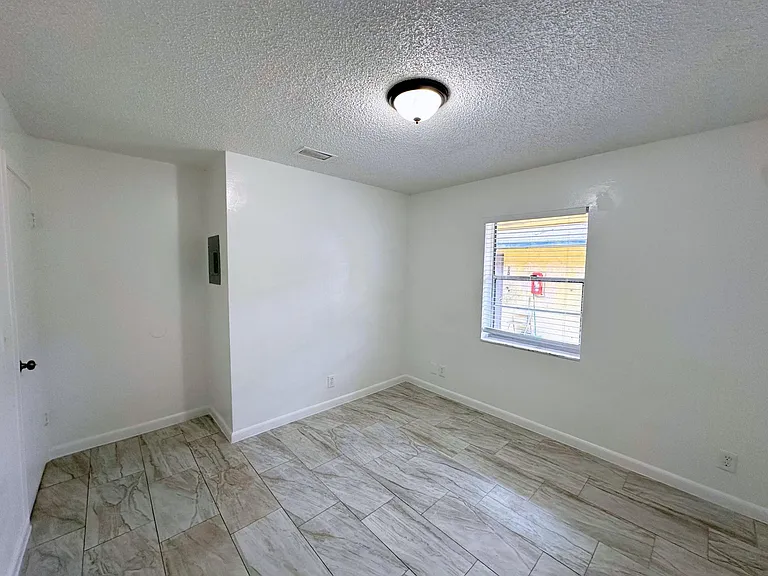 329 Melody Ln — Photo 3