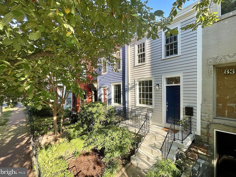 1st image of 633 Constitution Ave NE
