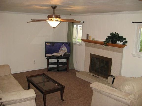 3rd image of 3917 Old Farm Ln
