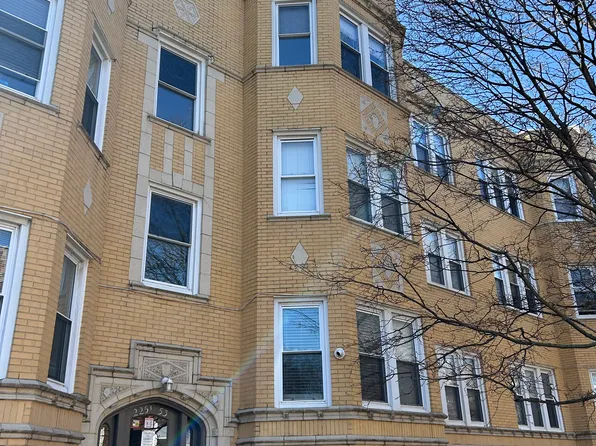 2253 W Rosemont Ave APT 3, Chicago, IL 60659