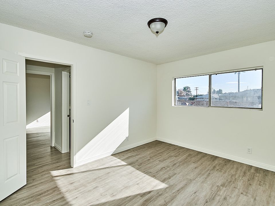 2nd image of 1024 S Atlantic Blvd APT 16