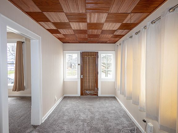 2nd image of 809 S 9th St