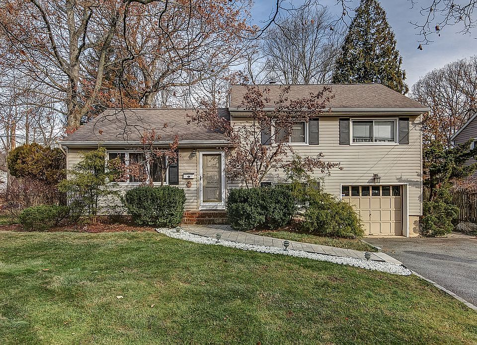 1st image of 24 Bryant Dr