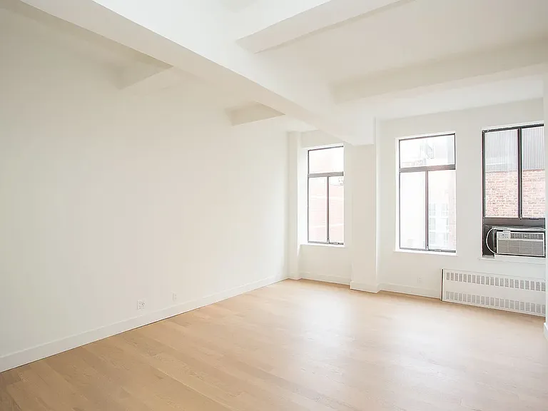 31 E 31st St #5C — Photo 4