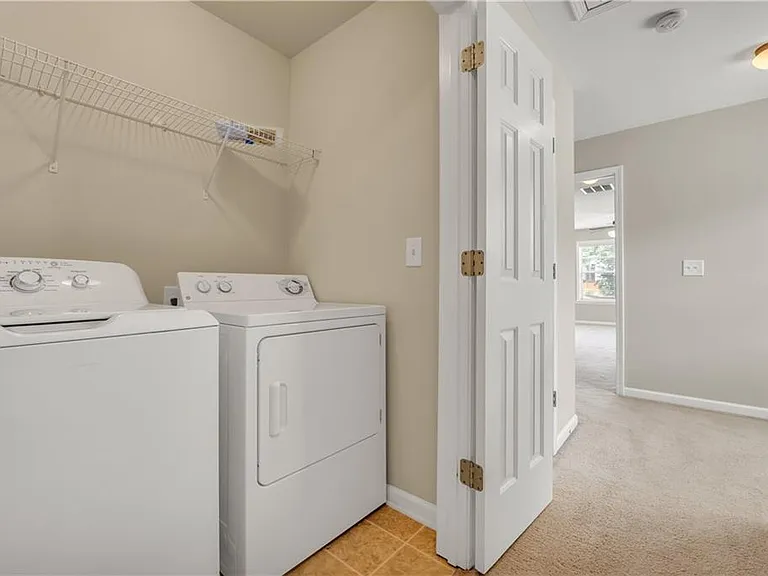 501 Grove Field Ct — Photo 44
