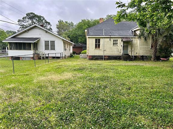 2nd image of 302 Stocking St