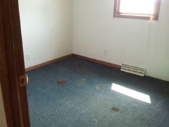 5th image of 1817 S Oakhill Ave