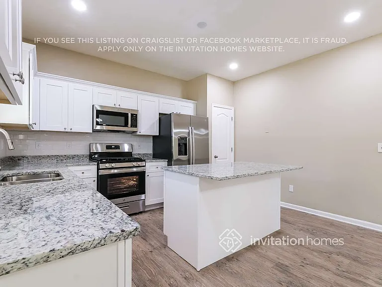 100 Barberry Ln — Photo 9