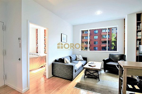 1st image of 178 7th Ave APT D3