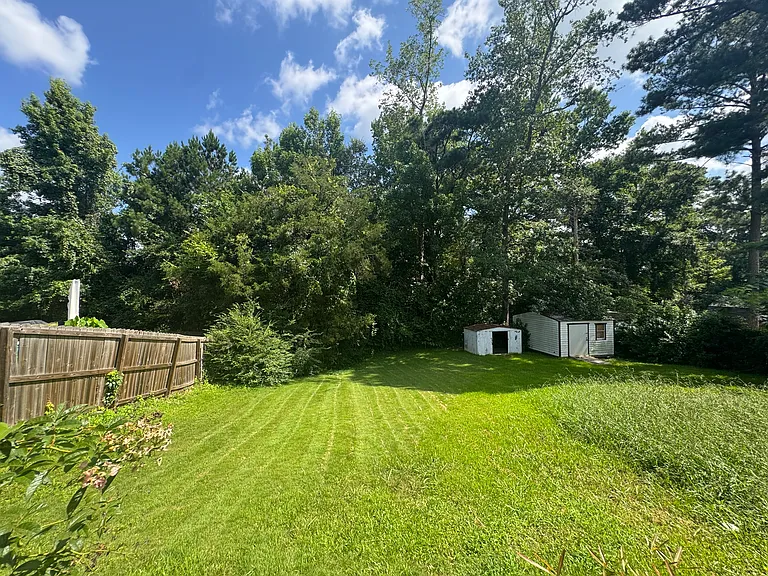 4423 Kings Point Dr — Photo 14