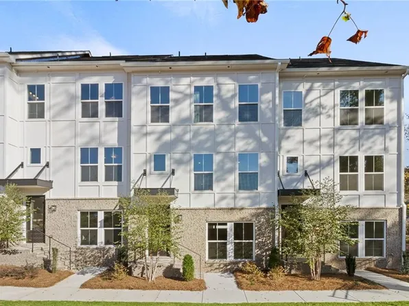 2502 Astaire Ct, Atlanta, GA 30318