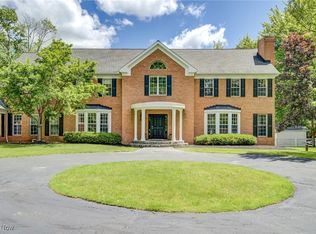 16461 Haskins Rd, Chagrin Falls, OH 44023